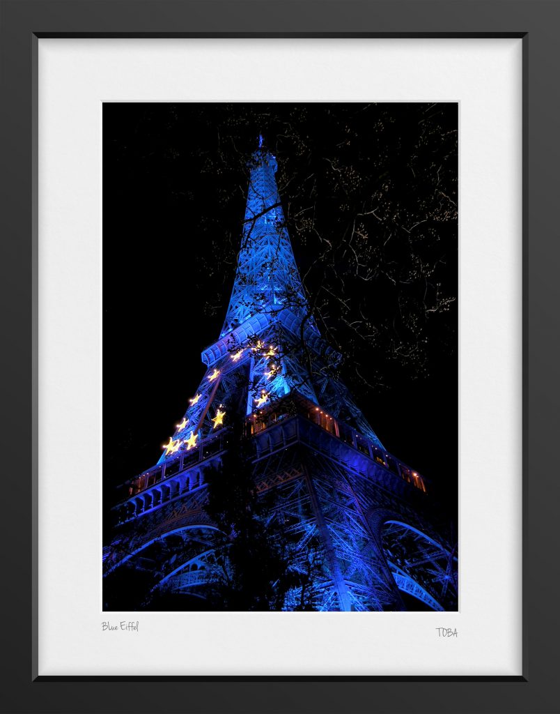 La tour Eiffel bleue