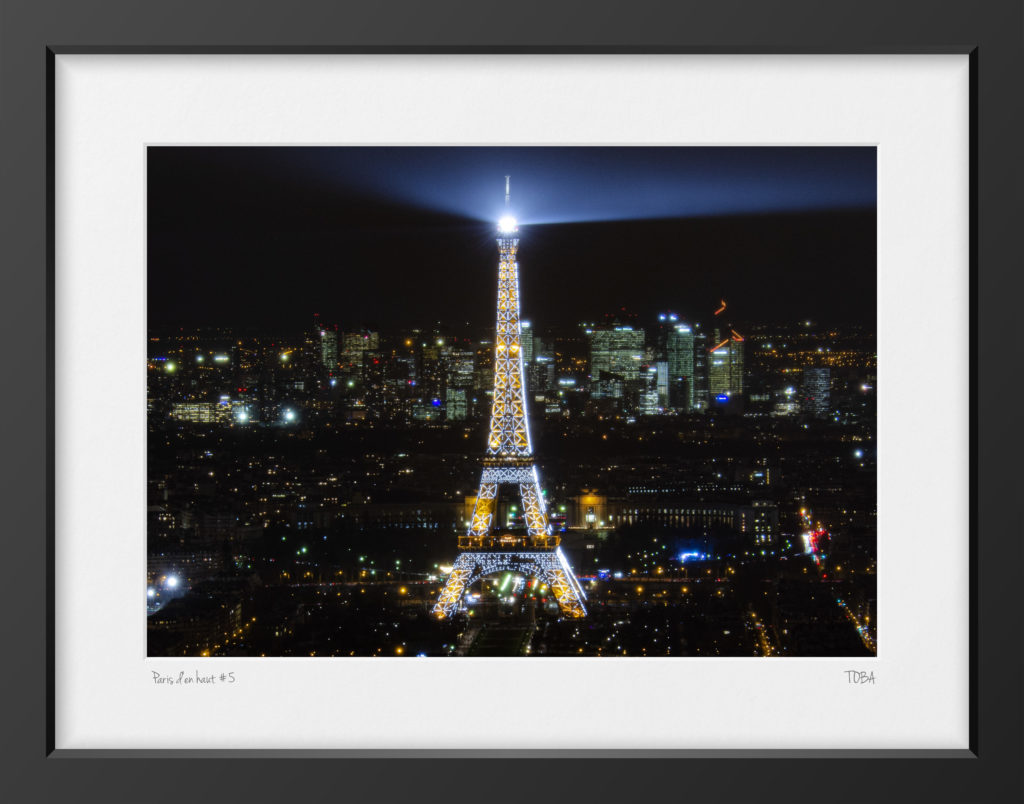 Paris la nuit vue du ciel